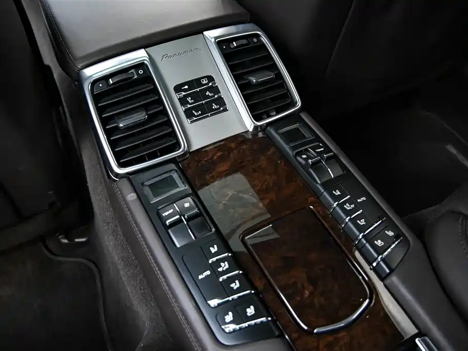 Porsche Panamera 2010 — фото 15