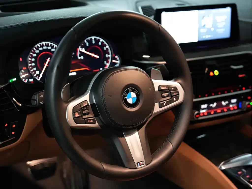 BMW 6 Series GT 2018 — фото 24