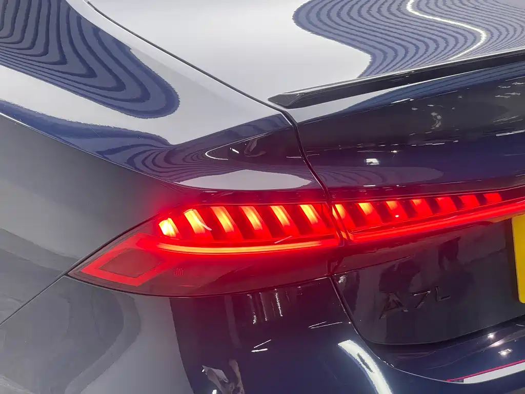 Audi A7L 2024 — фото 20