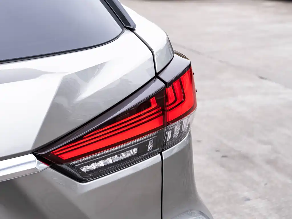 Lexus RX 2022