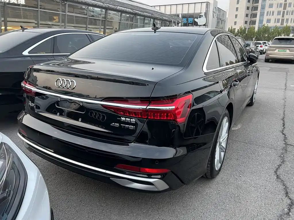 Audi A6L 2023 — фото 7