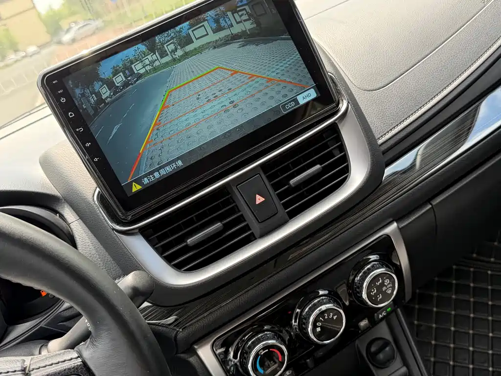 Toyota Yaris L 2022 — фото 16