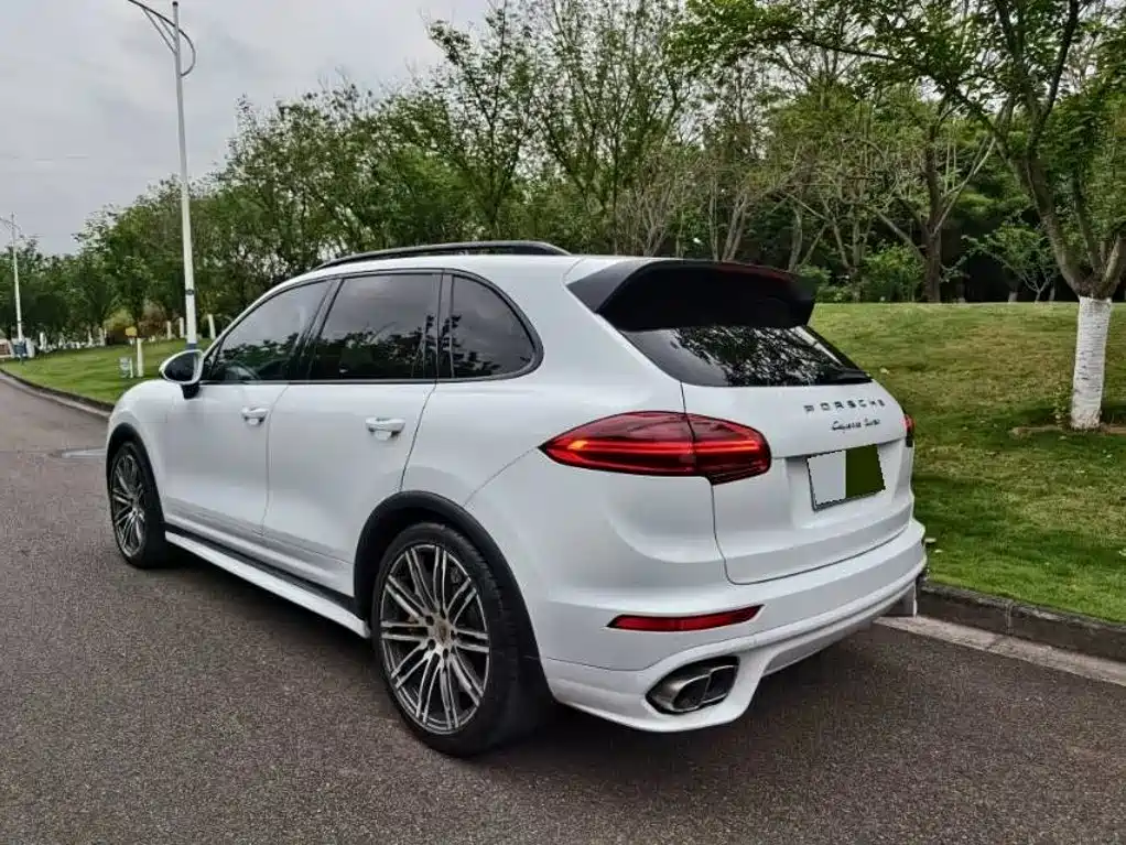 Porsche Cayenne 2015 — фото 8