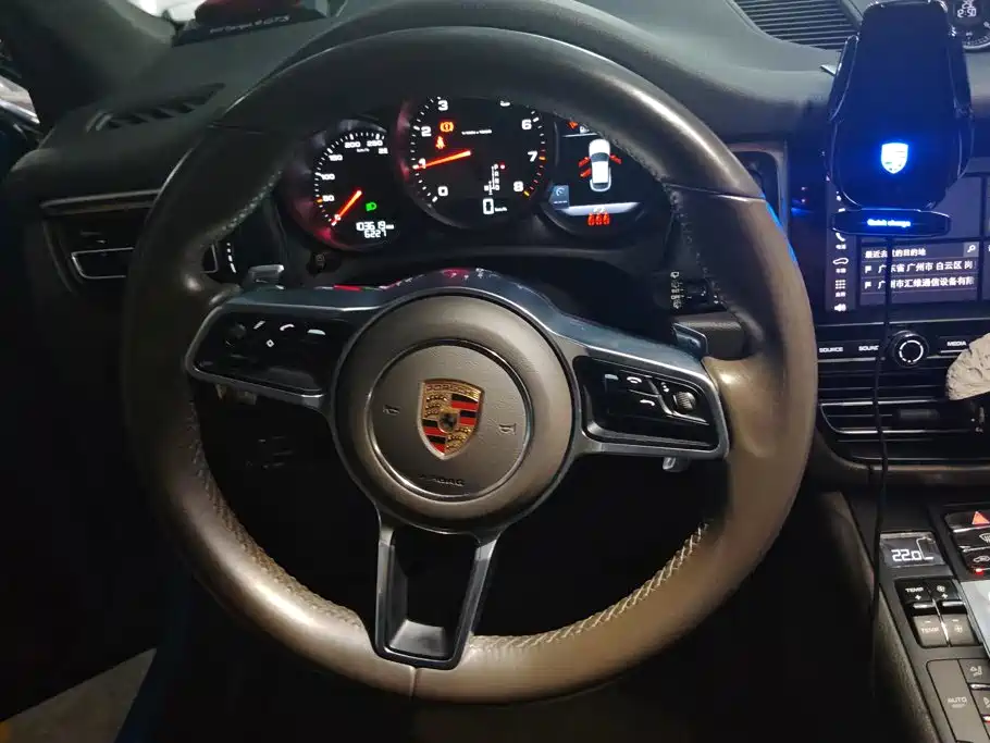 Porsche Macan 2019 — фото 15