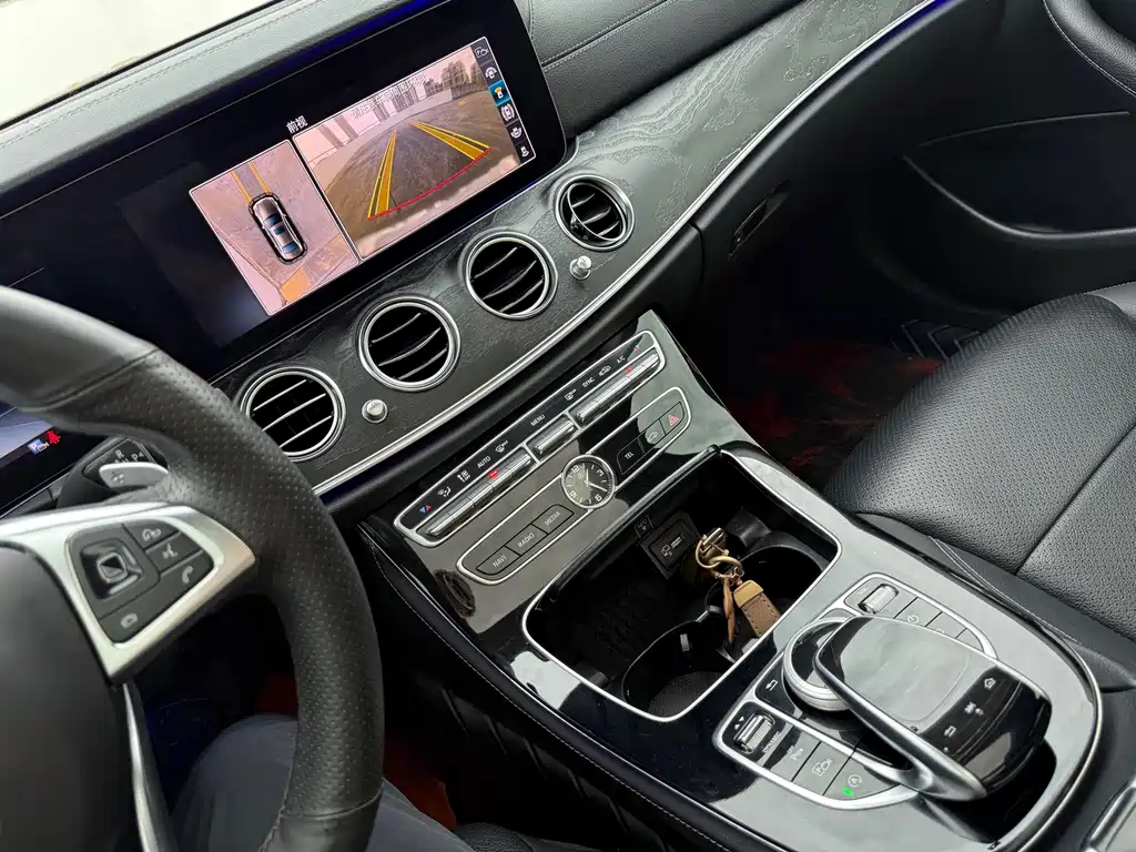Mercedes-Benz E-Class 2018 — фото 38