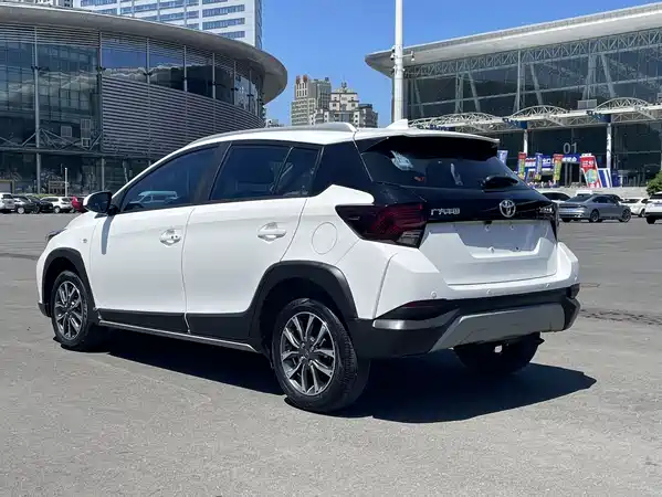 Toyota Yaris L 2023