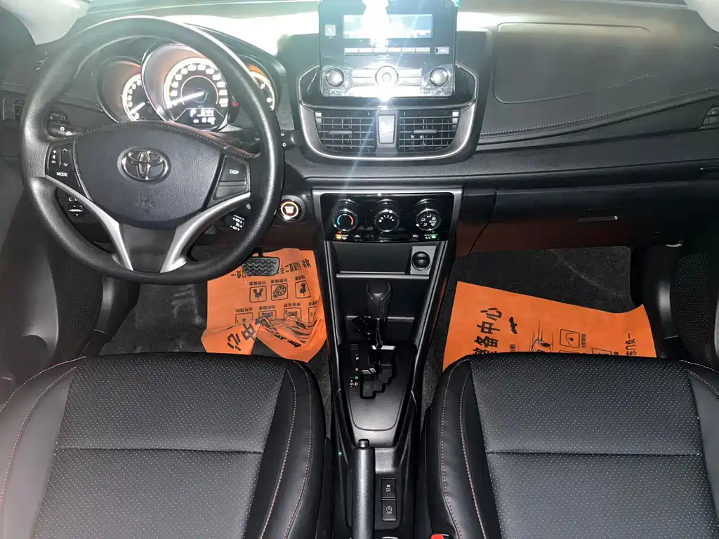 Toyota Yaris L 2023 — фото 9