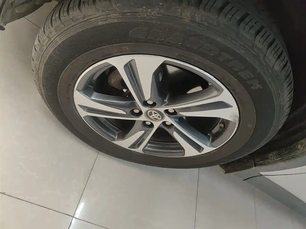 Toyota RAV4 2015 — фото 23