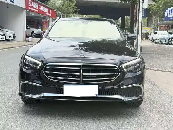 Mercedes-Benz E-Class 2022