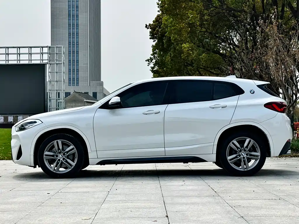 BMW X2 2022 — фото 7