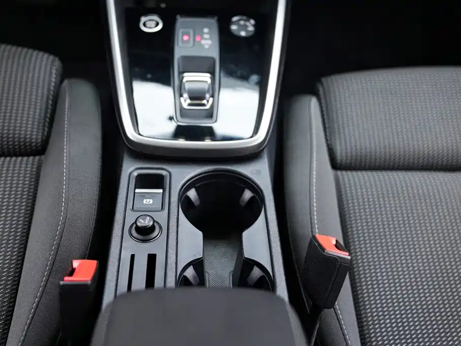 Audi A3 2023 — фото 17