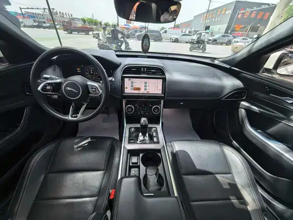 Jaguar XEL 2021