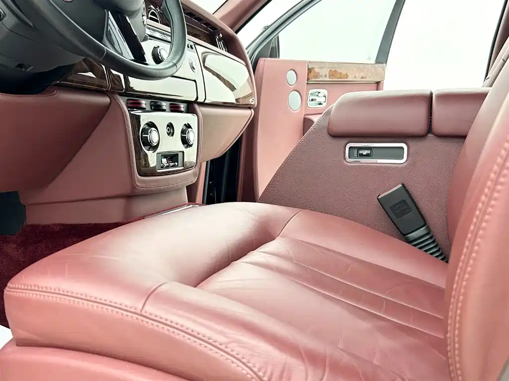 Rolls-Royce Phantom 2014 — фото 14