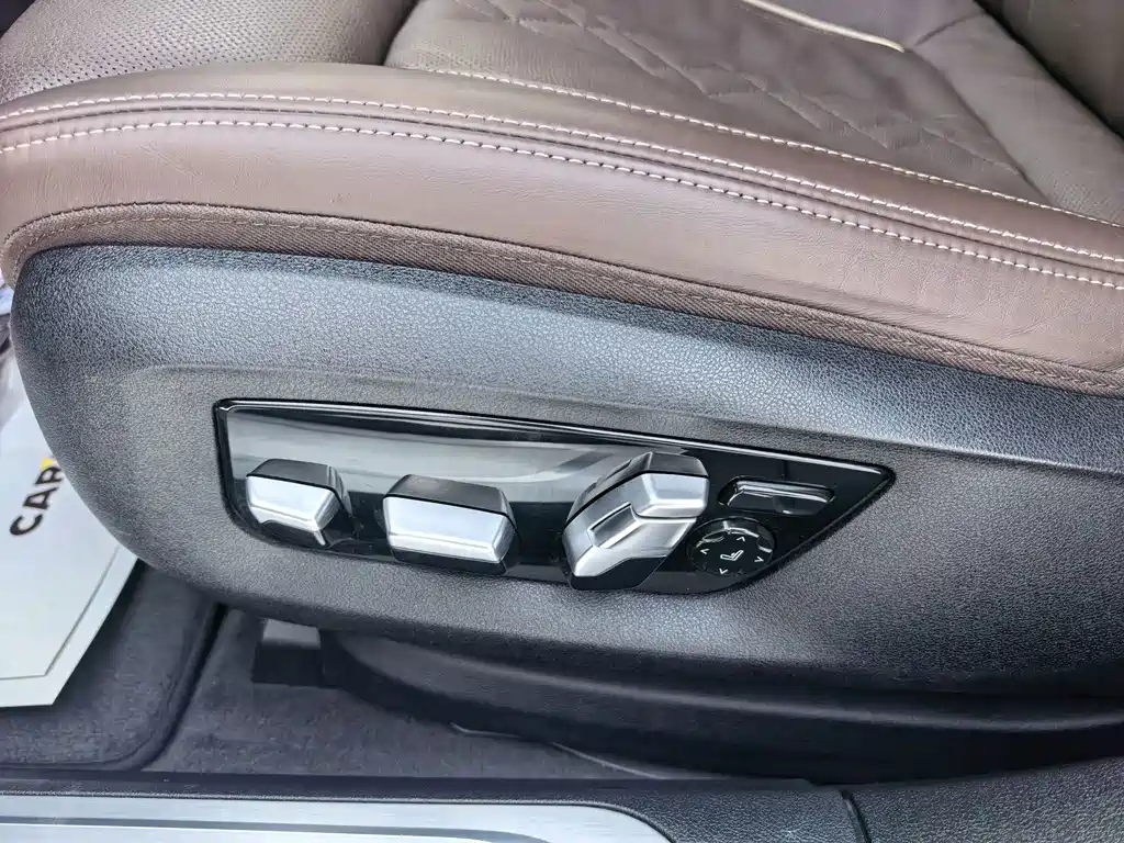 BMW 7 Series 2018 — фото 14