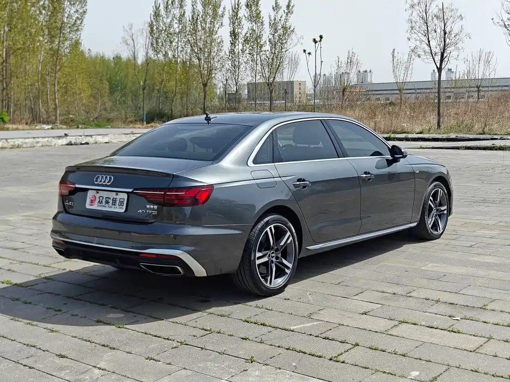 Audi A4L 2022 — фото 7