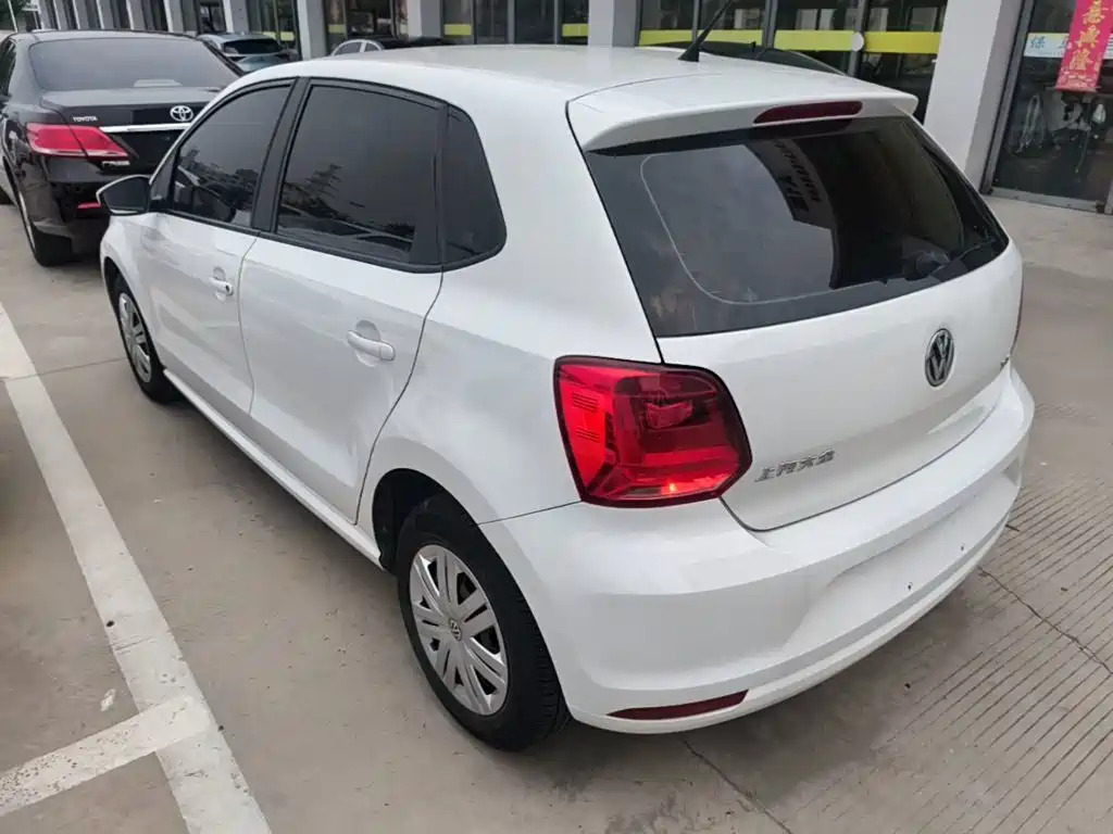 Volkswagen Polo 2017 — фото 23