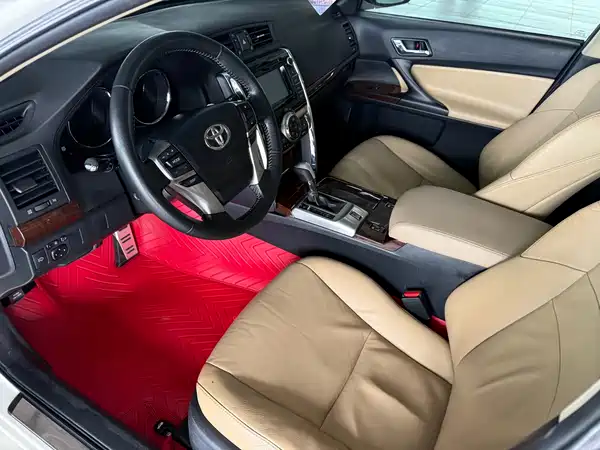 Toyota Reiz 2013