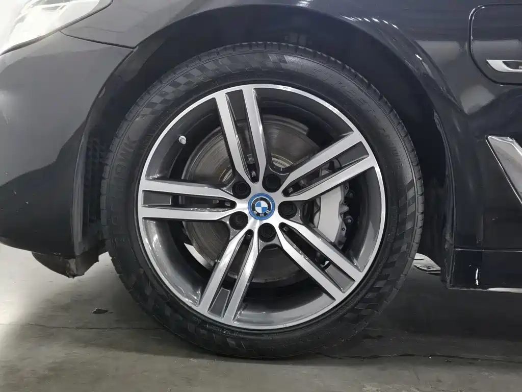 BMW 5 Series New Energy 2021 — фото 17