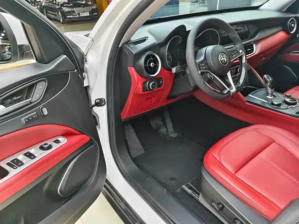 Alfa Romeo Stelvio 2019