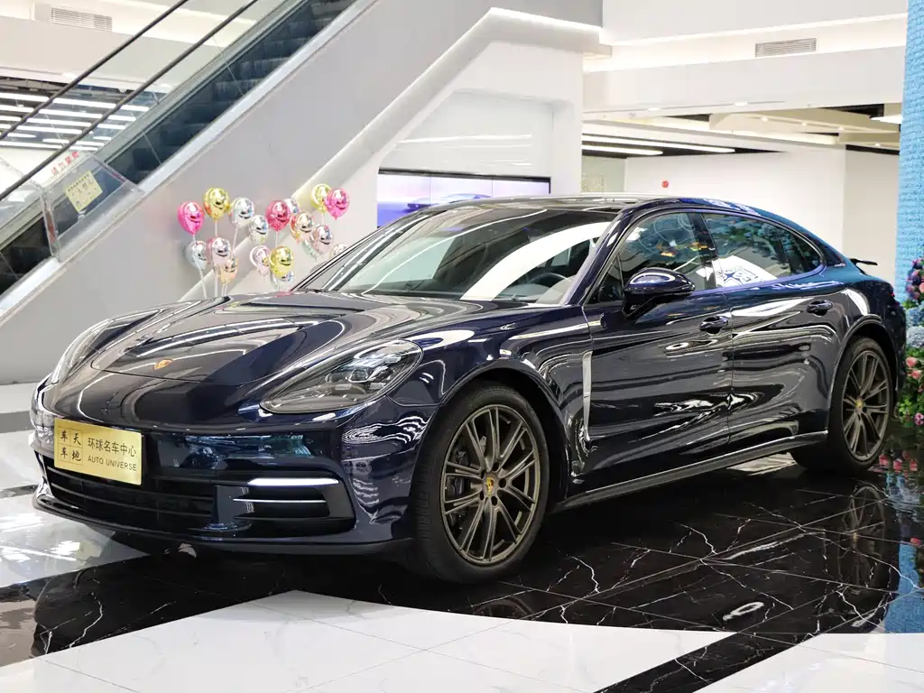 Porsche Panamera 2018 — фото 1