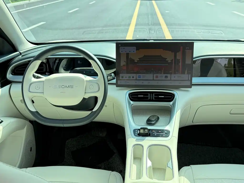 Geely Galaxy Starwish 2025 — фото 17