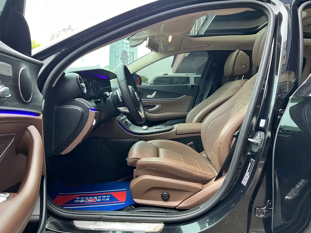 Mercedes-Benz E-Class 2020 — фото 16