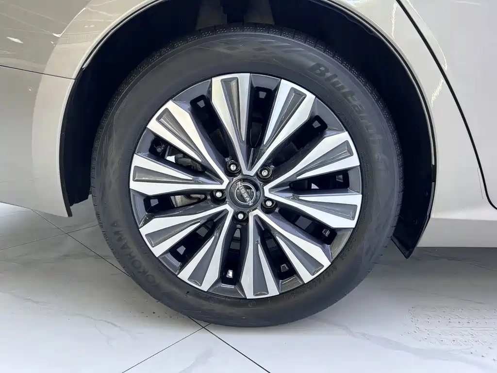 Nissan Teana 2023 — фото 19