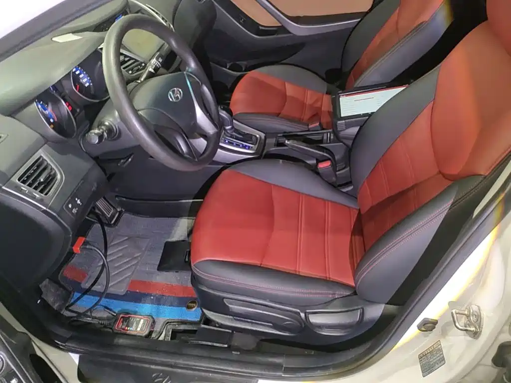 Hyundai Elantra 2017 — фото 15