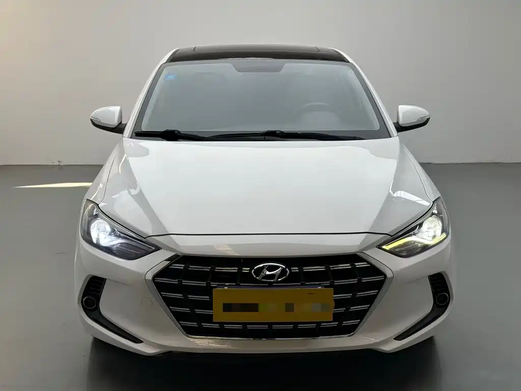 Hyundai Elantra 2020 — фото 2