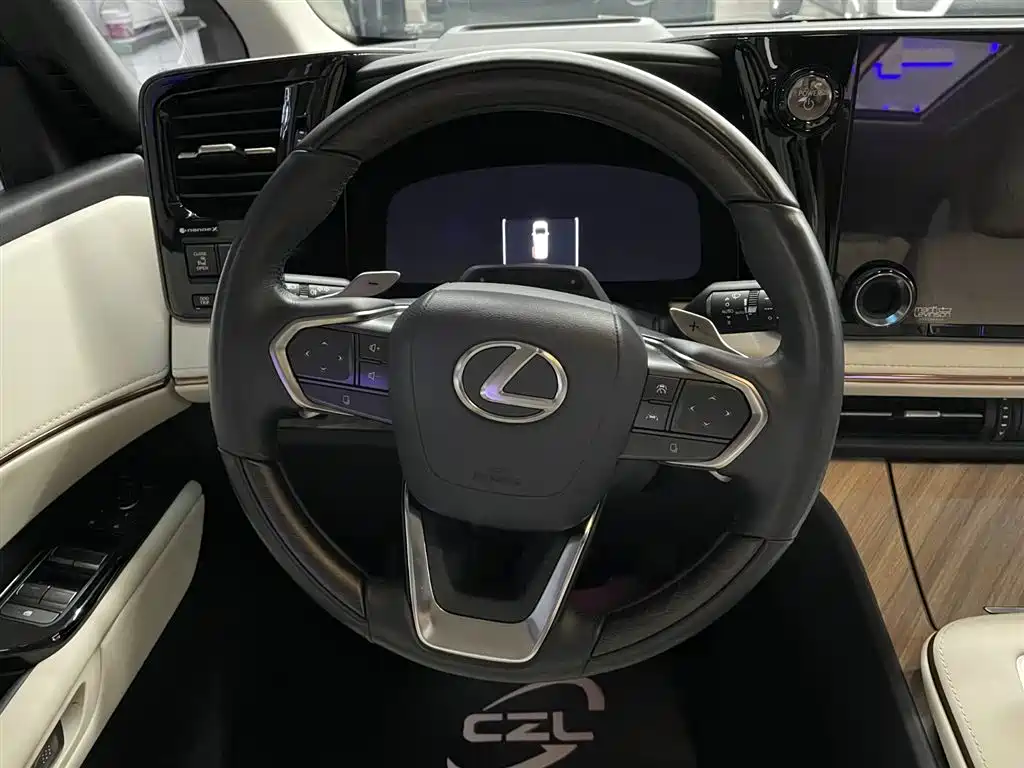 Lexus LM 2024 — фото 10
