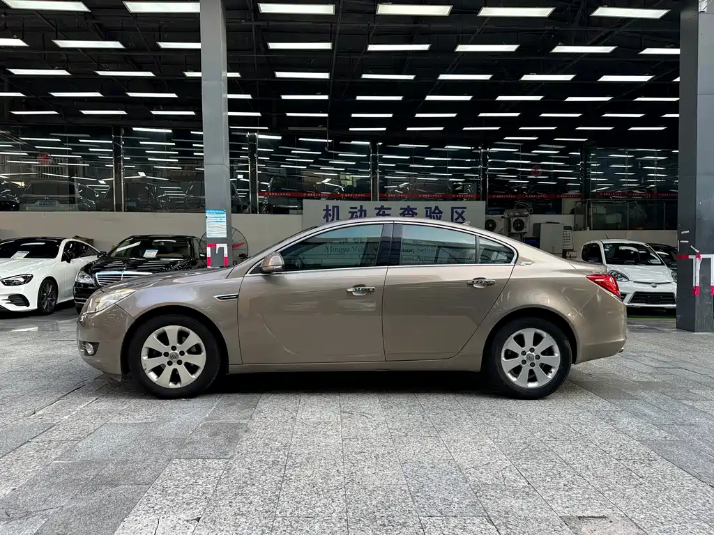 Buick Regal 2010 — фото 15