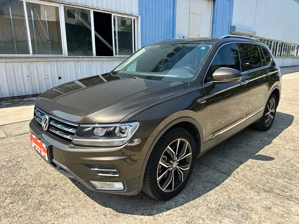 Volkswagen Tiguan L 2020 — фото 1