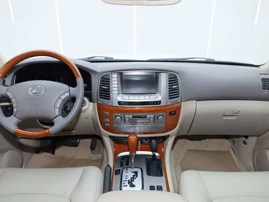 Lexus LX 2005 — фото 15