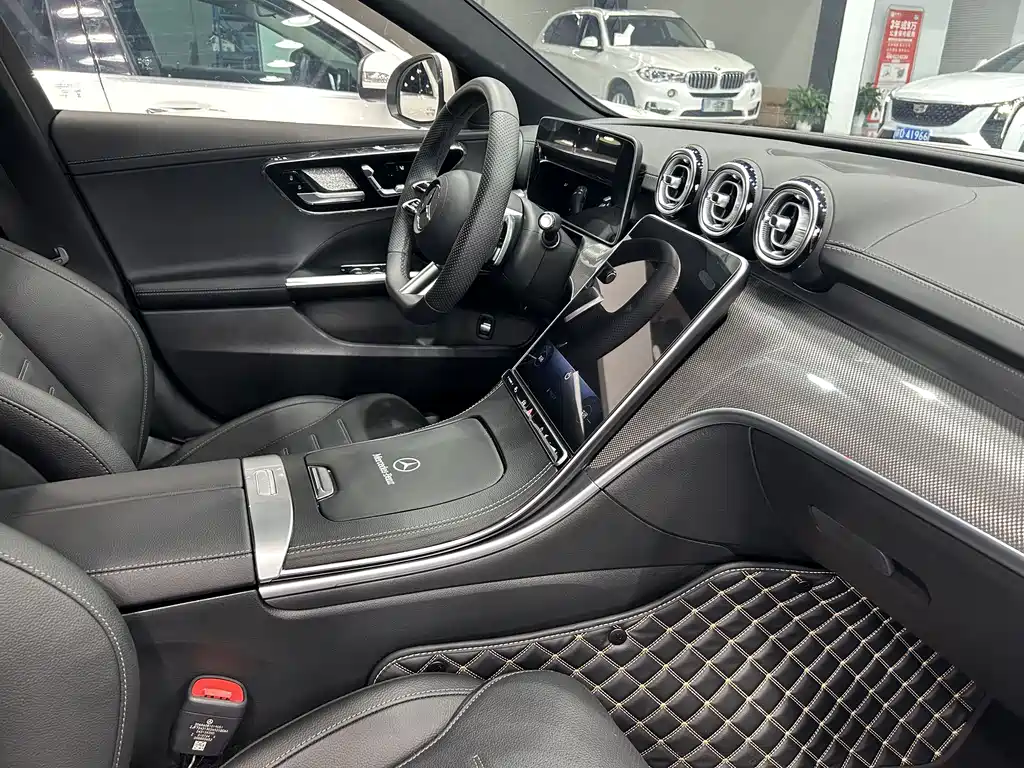 Mercedes-Benz C-Class 2024 — фото 11