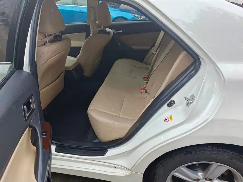 Toyota Reiz 2015