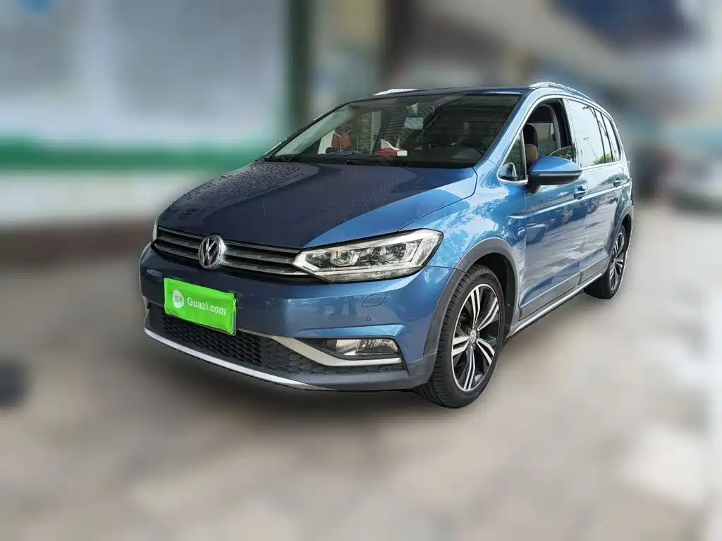 Volkswagen Touran 2018 — фото 2