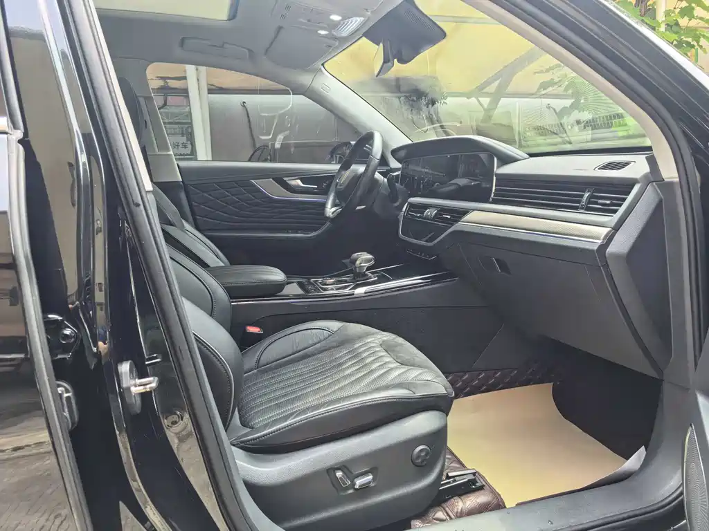 Hongqi HS5 2022