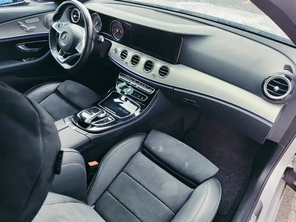 Mercedes-Benz E-Class 2018 — фото 21