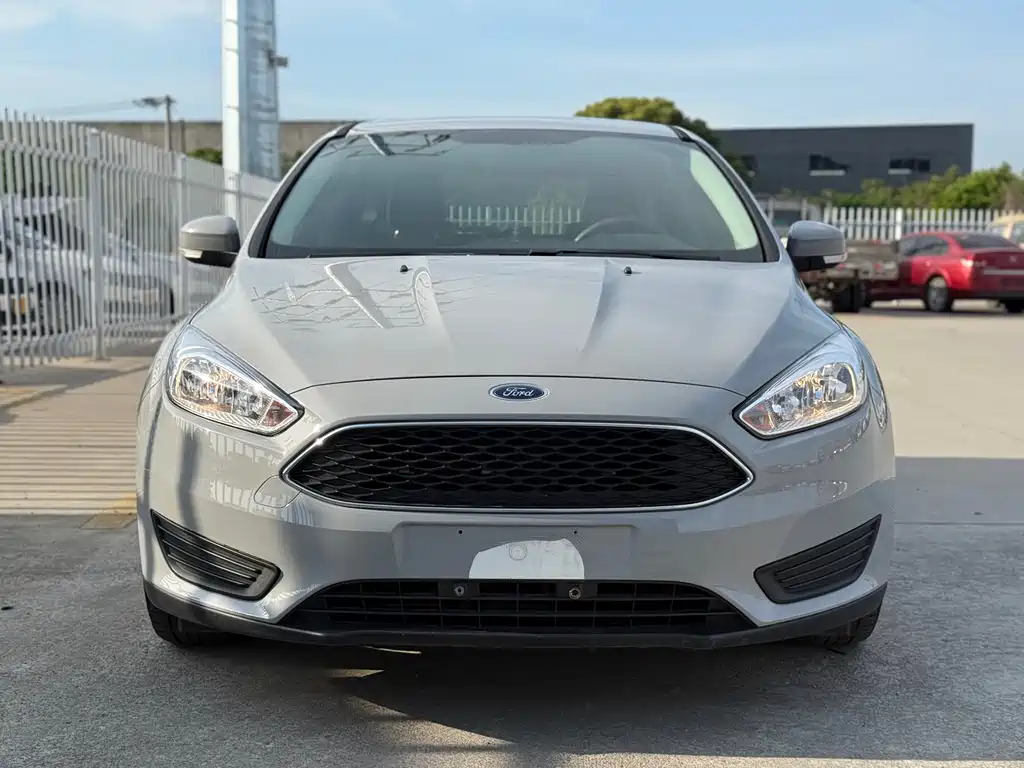 Ford Focus 2019 — фото 1