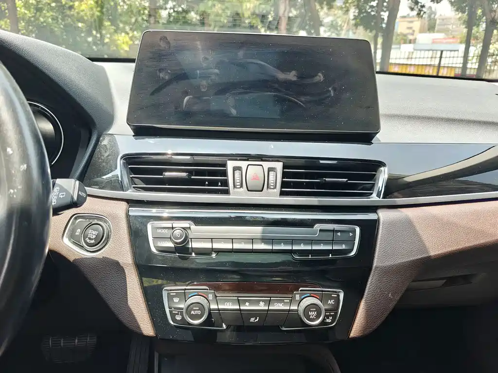 BMW X1 2022 — фото 12
