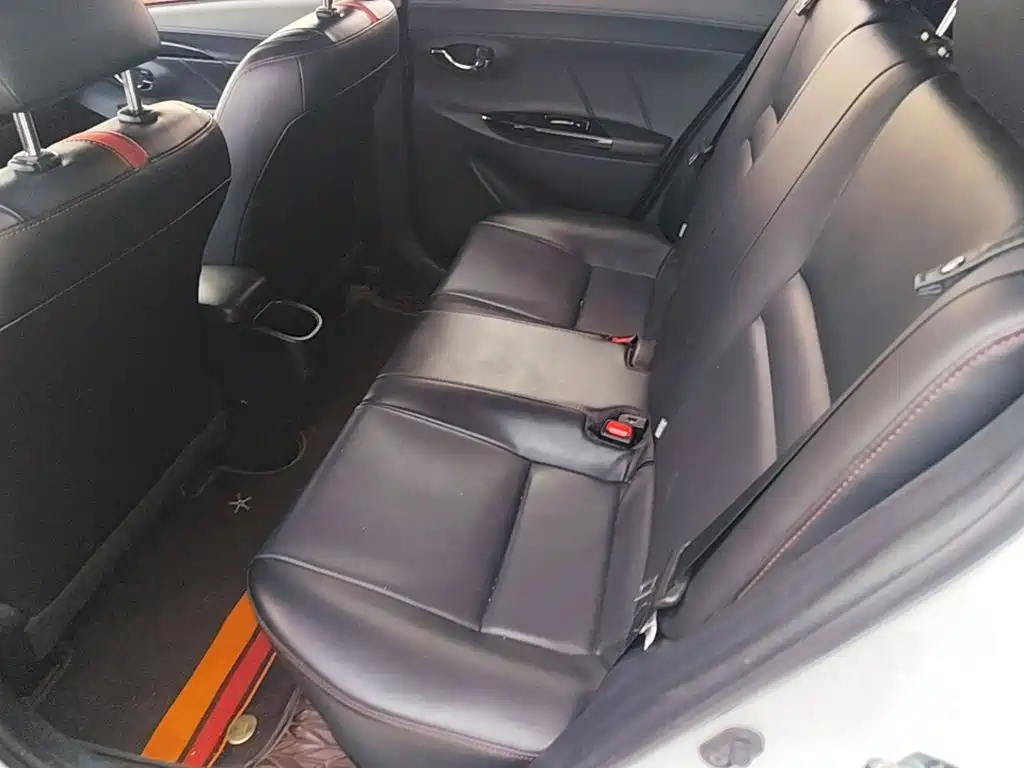 Toyota Yaris L 2022 — фото 17