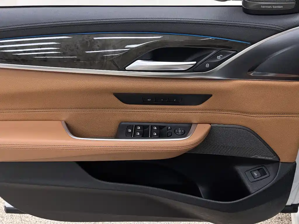 BMW 6 Series GT 2018 — фото 29