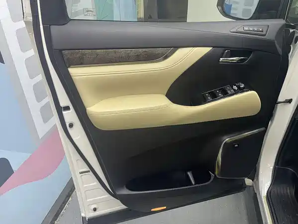 Toyota Vellfire 2021