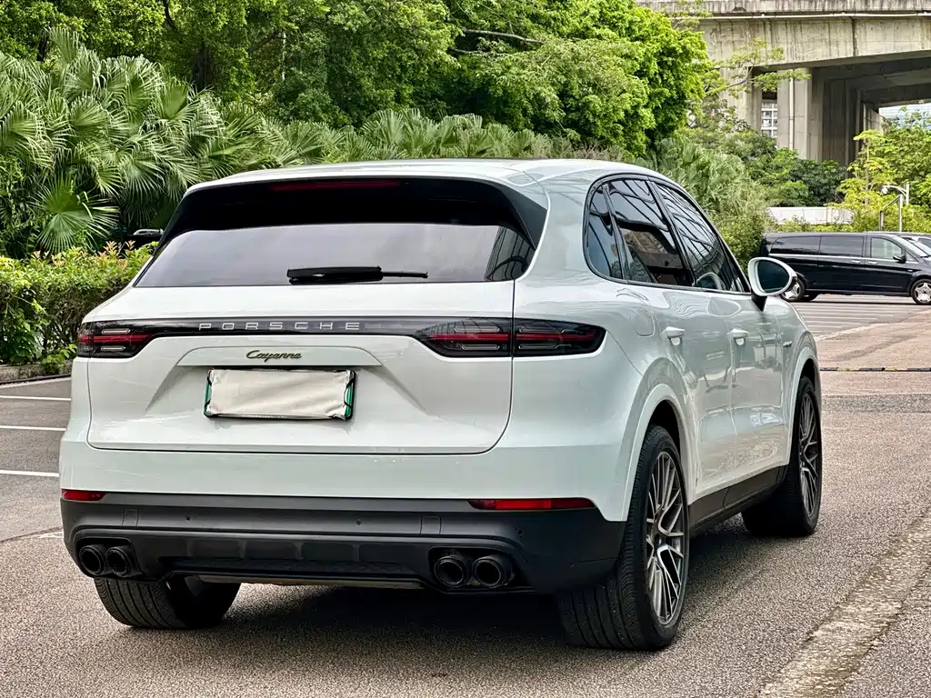 Porsche Cayenne 2023 — фото 16