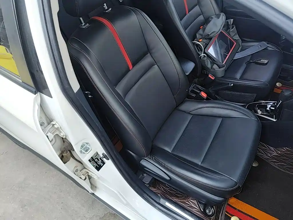 Toyota Yaris L 2022 — фото 25