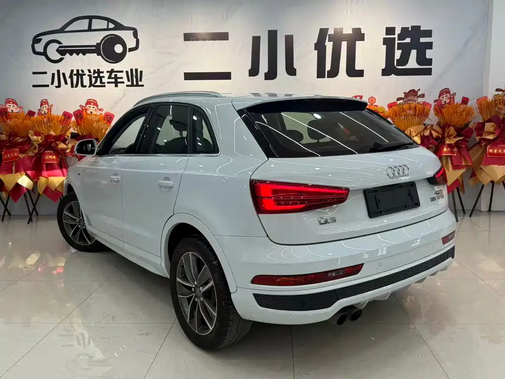Audi Q3 2018 — фото 12