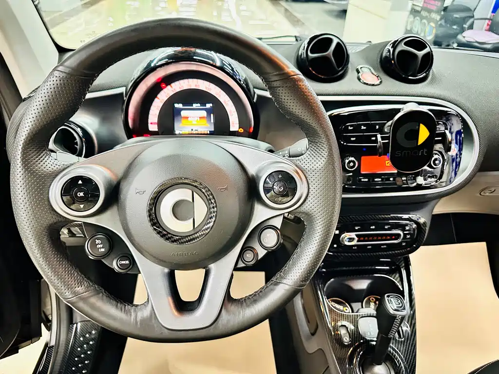smart fortwo 2019 — фото 37