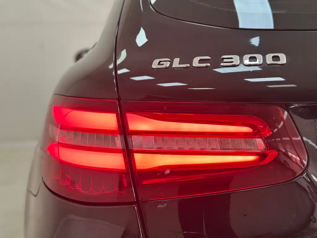 Mercedes-Benz GLC 2017 — фото 19