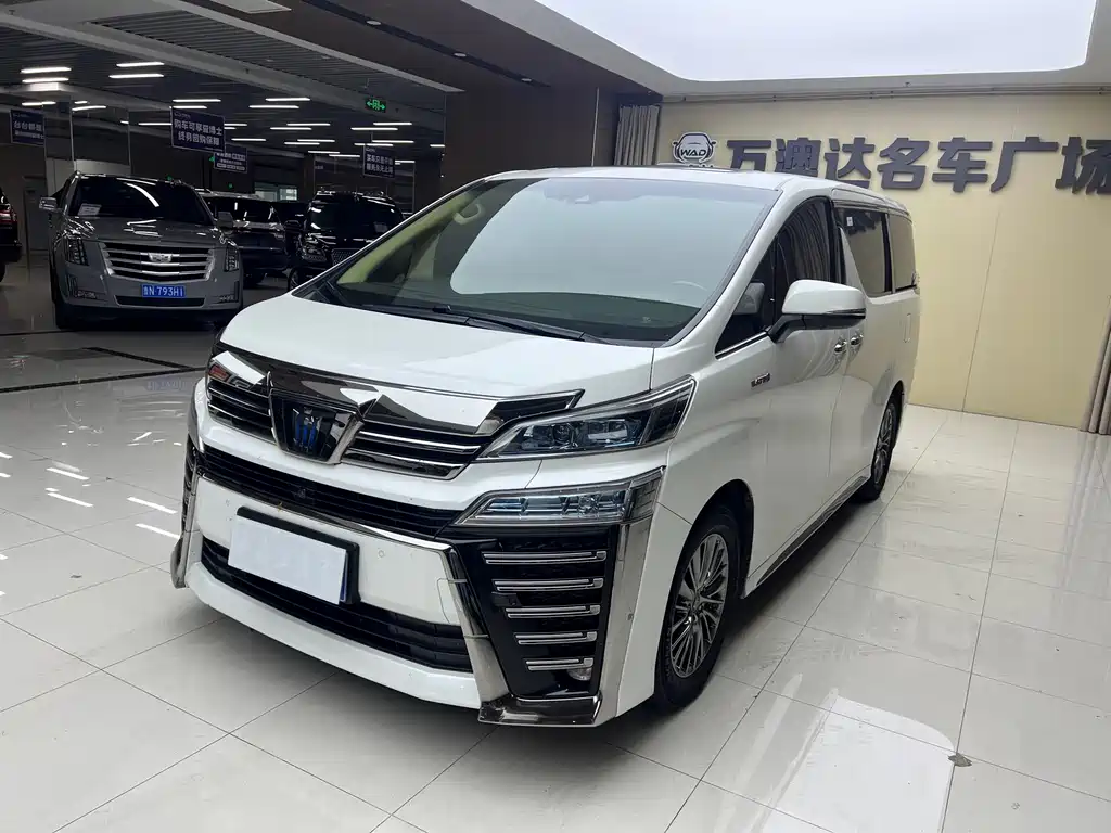 Toyota Vellfire 2022 — фото 1