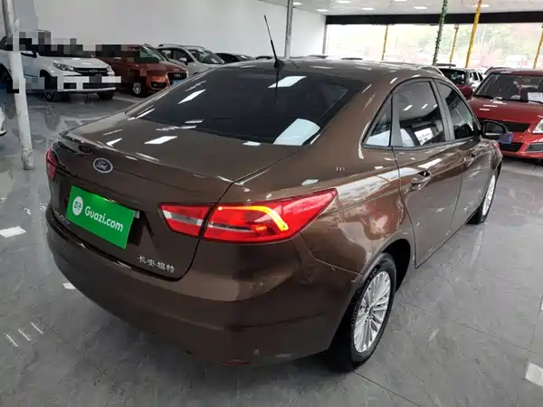 Ford Escort 2015